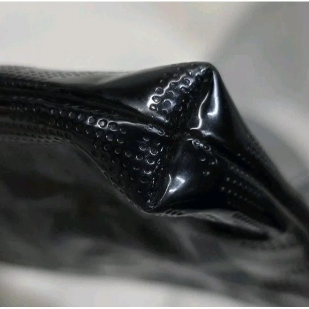 Michael Kors zipper closures